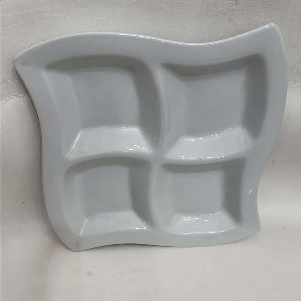 Pier 1 White Wavy Porcelain Quadruple Four Section Serving Platter 10 In Heavy